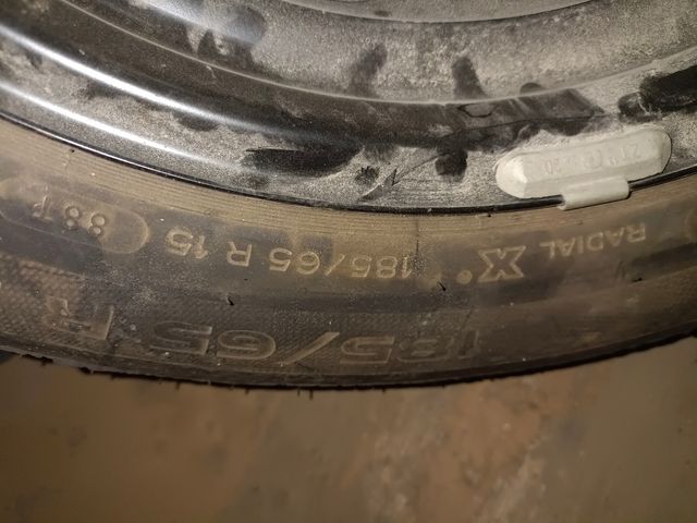 Neumático + llanta de chapa peugeot