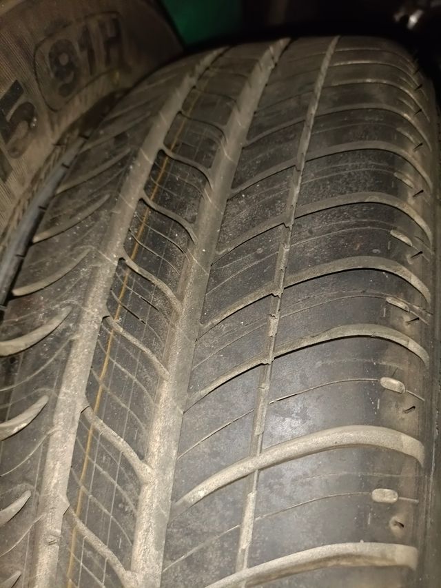 Neumático + llanta de chapa peugeot