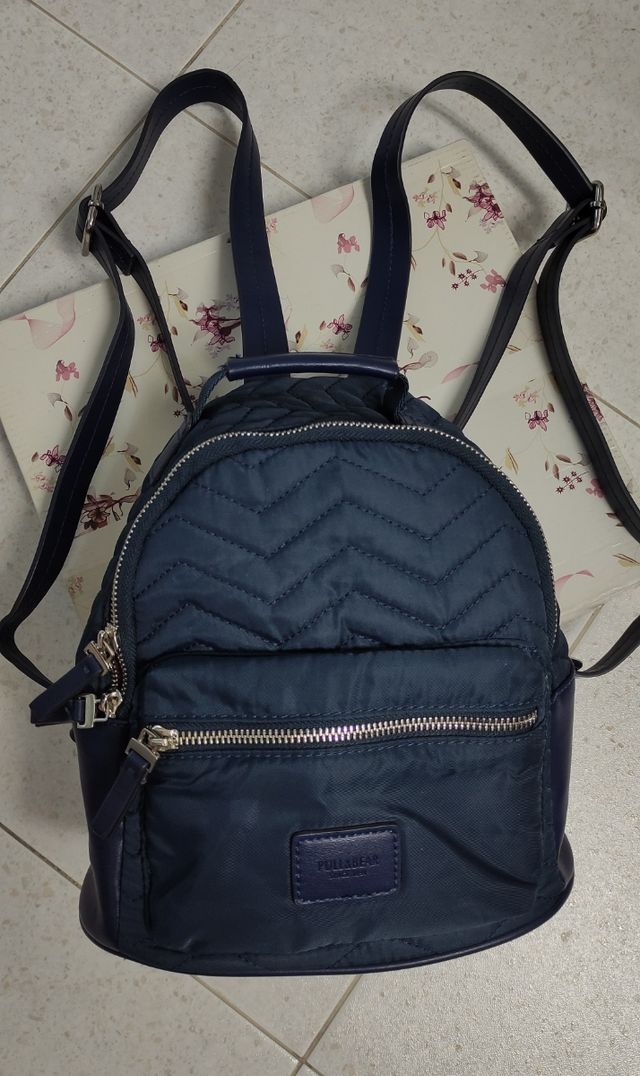 Mochila azul. Mochila nueva. Nueva.Bolso