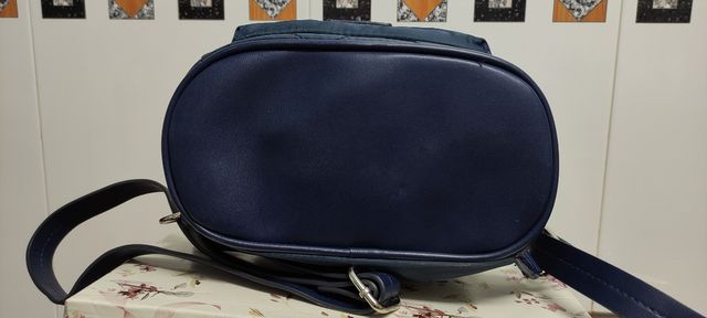 Mochila azul. Mochila nueva. Nueva.Bolso