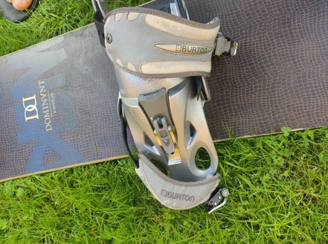 BURTON DOMINANT 150 PIEL DE SERPIENTE 