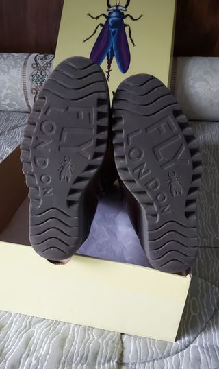 Botas em pele, Fly London