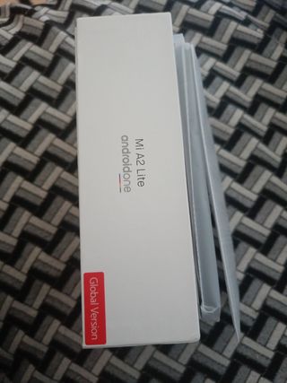 Caja Xiaomi Mi A2 Lite + Funda + Cristal