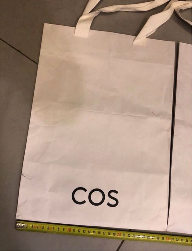 4 bolsas  de COS con asa  de tela , de papel