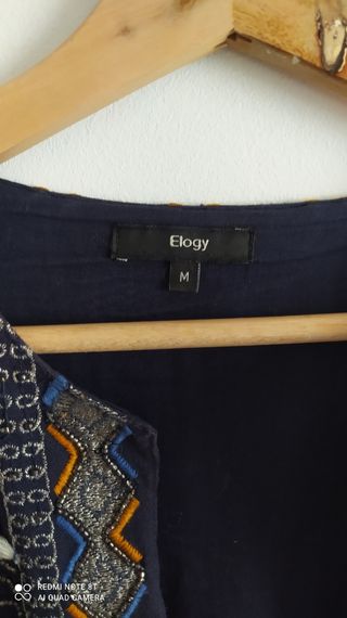Chaqueta bordada de Elogy