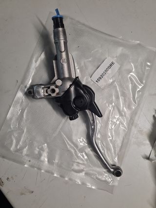 BOMBA EMBRAGUE BREMBO 10