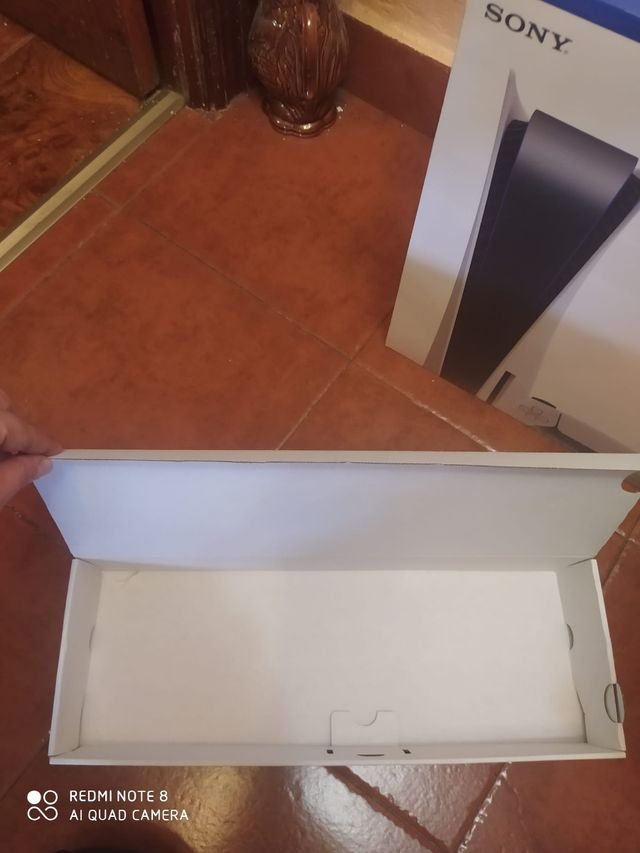 Caja vacía para guardar consola PS5