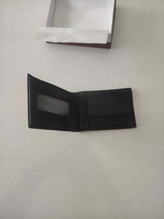 Cartera billetera de piel NUEVA.