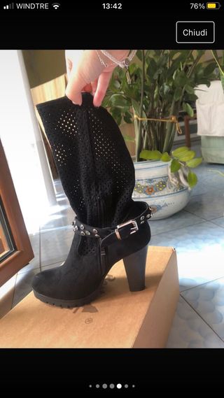 stivali neri col tacco