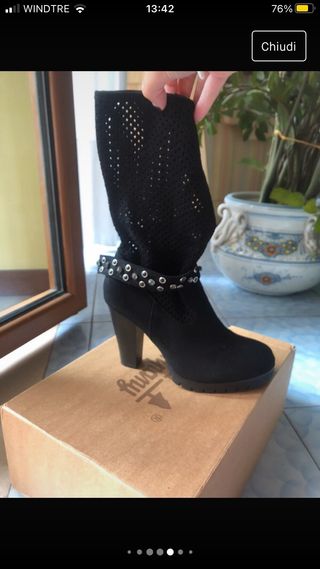 stivali neri col tacco