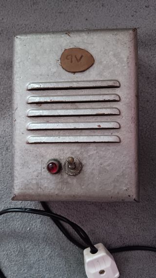 2 FUENTES DE ALIMENTACIÓN ANTIGUAS