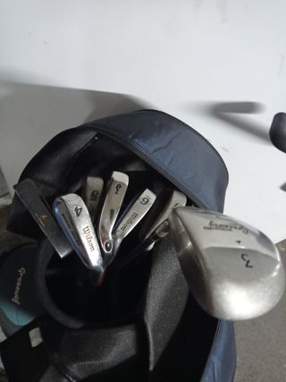 Bolsa de golf con palos de mujer