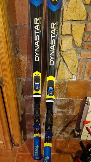 Esquis Dynastar pro course