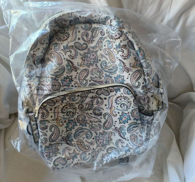 Mochila+monedero nueva sin uso