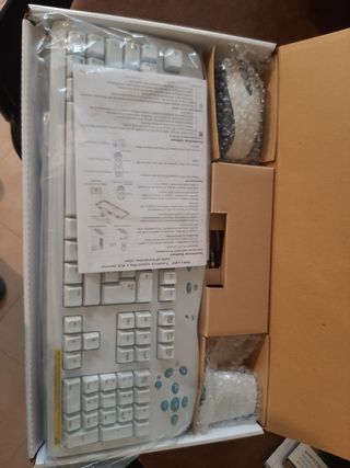 Multimedia keyboard abd mouse 