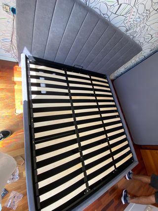 Montador de muebles, Furniture assembler