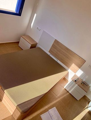 Montador de muebles, Furniture assembler