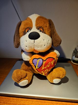 Peluche cane con cuore