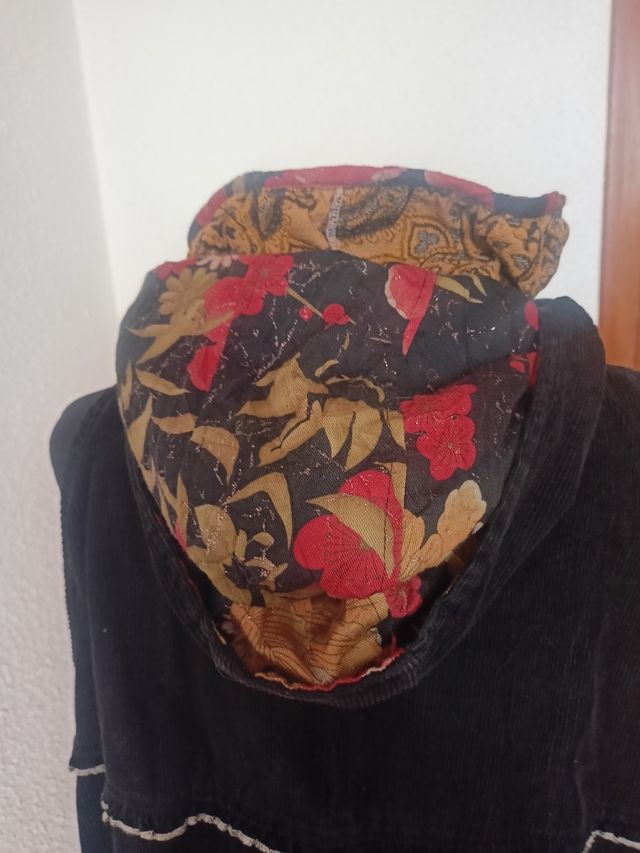 Chaleco bohemio en panilla negra