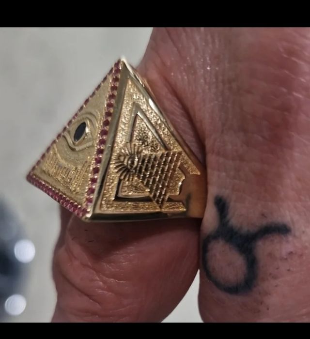 SELLO ANILLO ILUMINATI