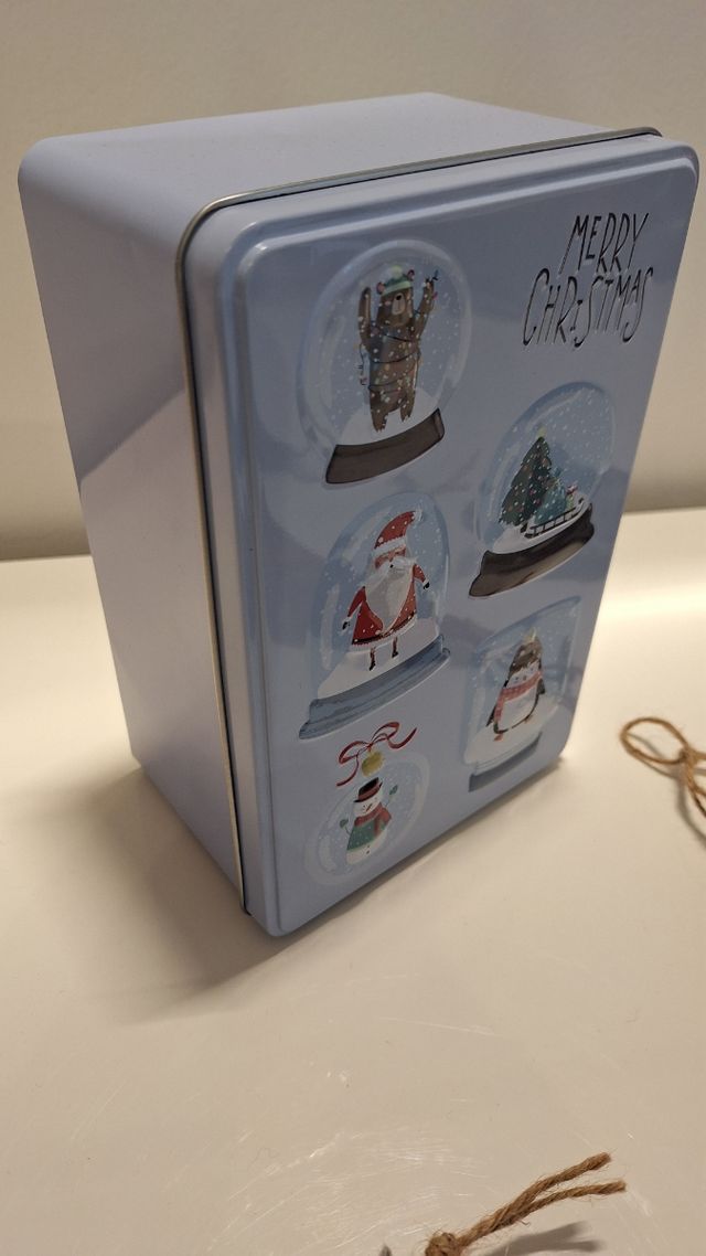 Addobbi natalizi + scatola in latta