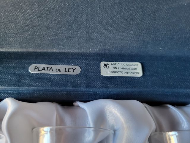 Juego de vasos de cristal y plata de ley
