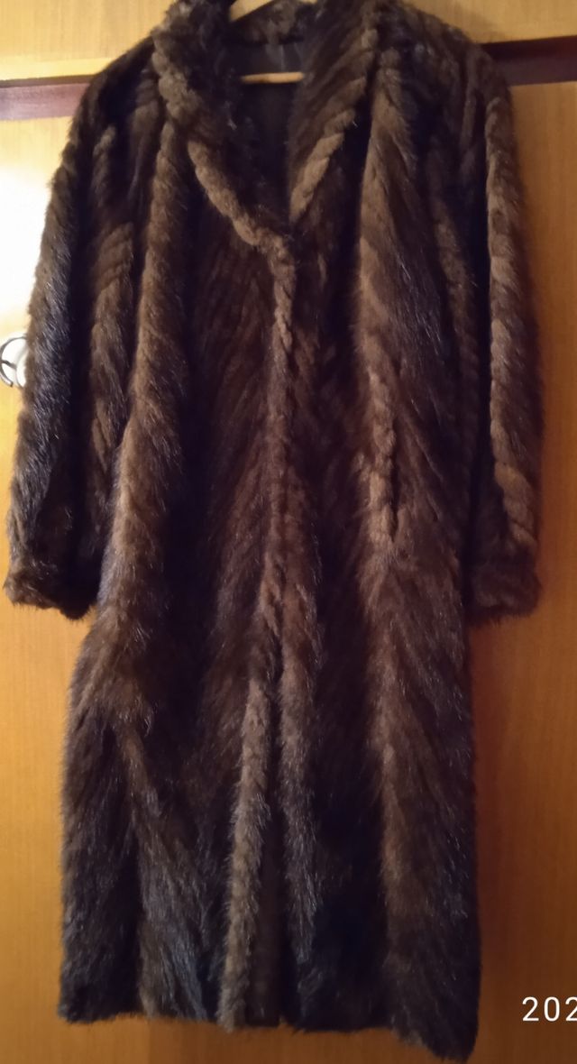 Abrigo marrón obscuro