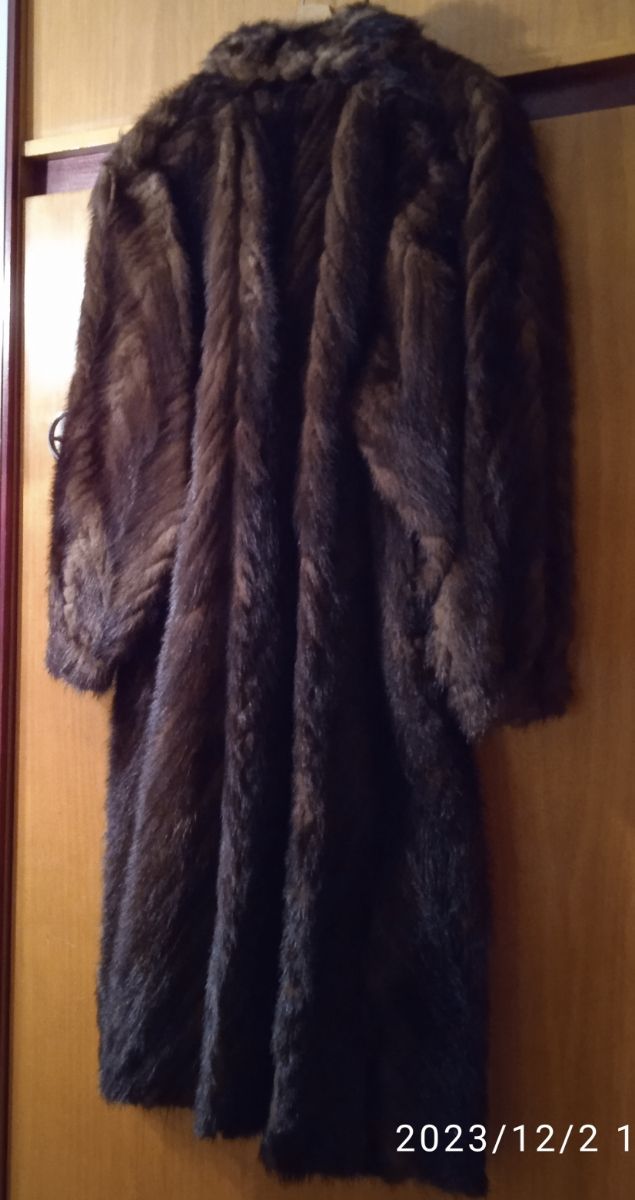 Abrigo marrón obscuro