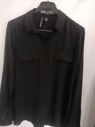 Blusa negra de Mango