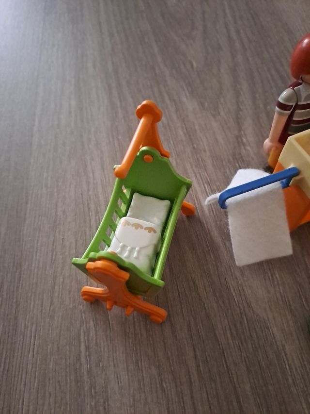 Playmobil cambiador con juego y cuna