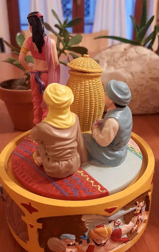 Carillon Vintage Aladdin e Jasmine.