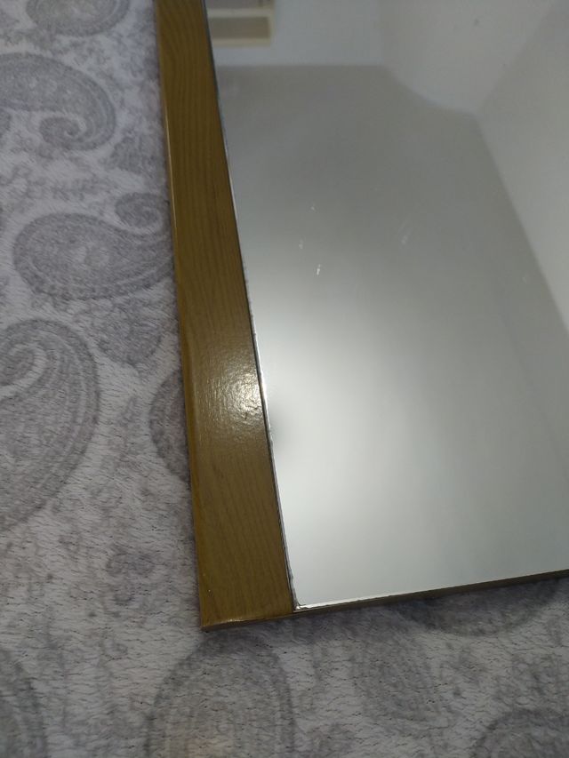 Espejo de pared. 60x60 cm