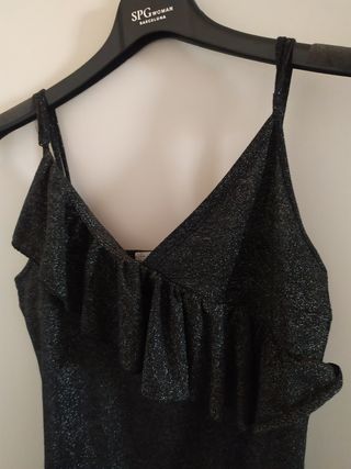 Bonito vestido de fiesta.