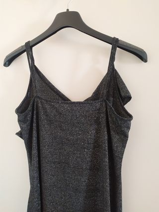 Bonito vestido de fiesta.