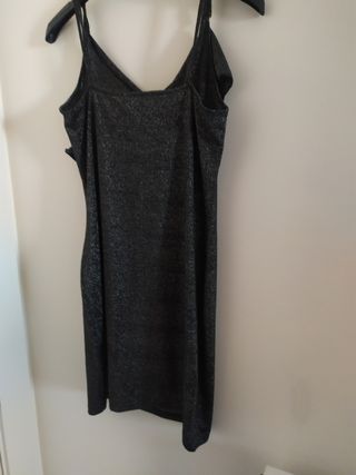 Bonito vestido de fiesta.