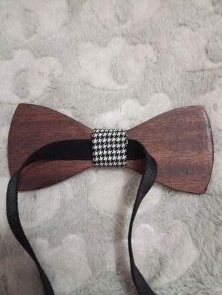 Papillon in legno dipinto a mano