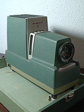 Proyector escolar ARGUS 300.