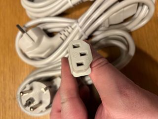 1 pezzo cavo di alimentazione IEC C13 vari tipi