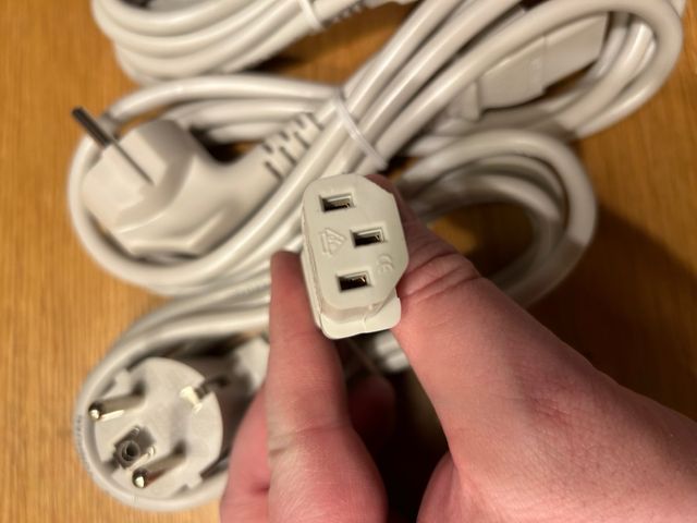 1 pezzo cavo di alimentazione IEC C13 vari tipi