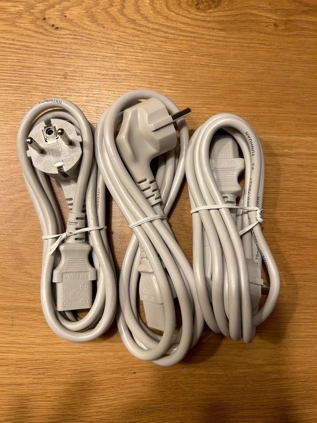 1 pezzo cavo di alimentazione IEC C13 vari tipi