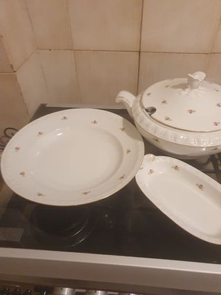 brodiera porcellana anni 50 con 3 vassoi