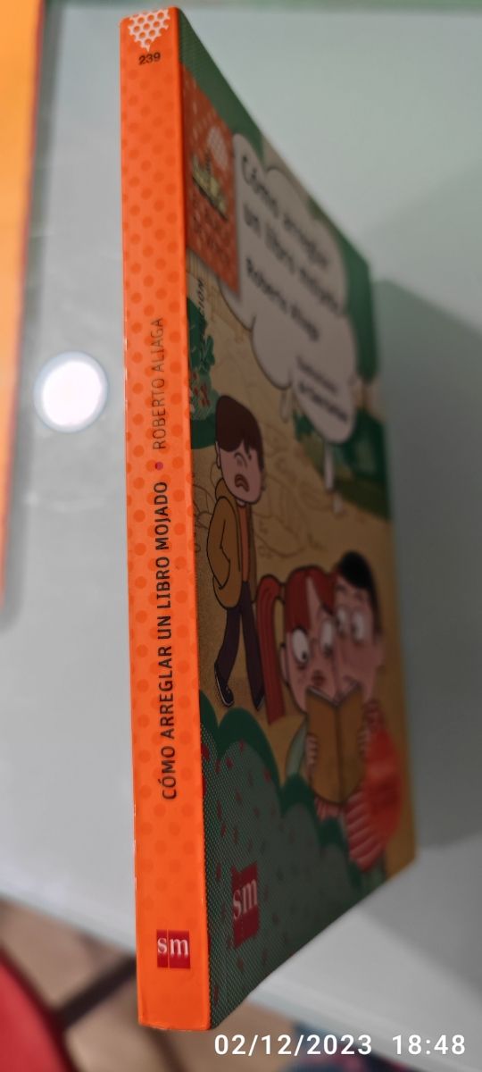 Cómo arreglar un libro mojado