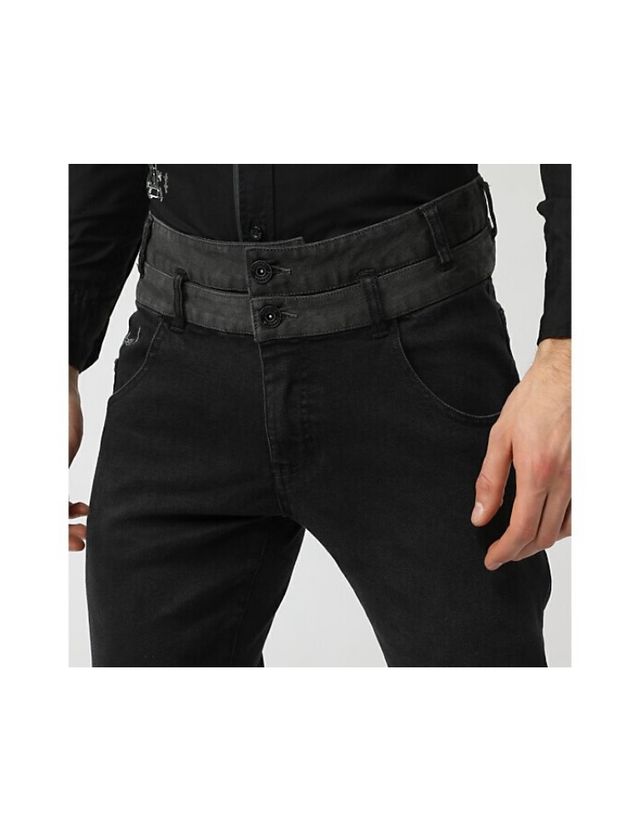Desigual. Pantalón vaquero negro. W32