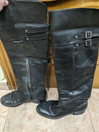 Botas mosqueteras negras cuero 40