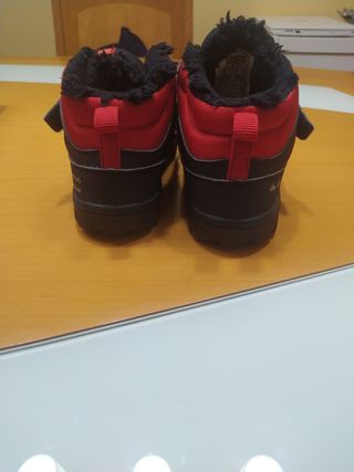 Botas de montaña niño número 28