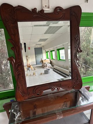 Recibidor Modernista con Espejo