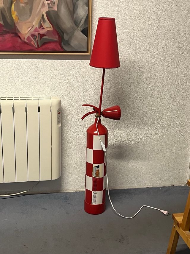 LAMPARA DE PIE COHETE TINTIM