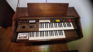 Órgano de los años 60-70 marca Elgam mod. Crystal