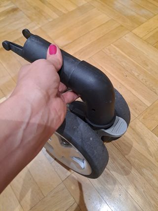 Chasis 4 ruedas, capazo y silla Quinny