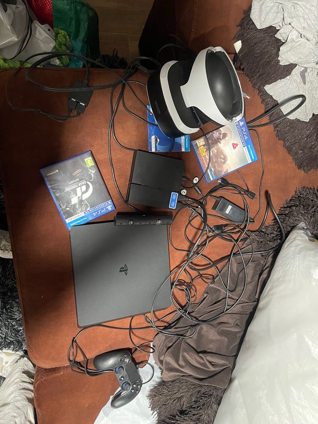 play station 4 slim con extras y juegos